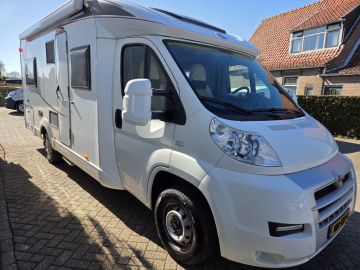 Bürstner BUT660 Luifel | Keuken | Omvormer | Toilet En Douche | Ruim Bed